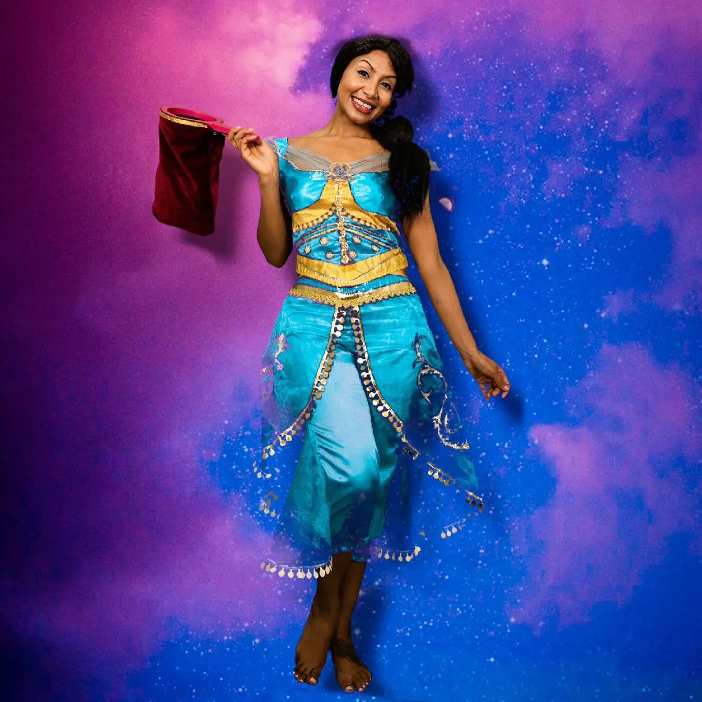 PRINCESS JASMINE 💚💙💜
.
In all of my parties I love to do a little Magic. The absolutely love my making things dissappear in my Magic bag. So much fun! 
.
Don't forget I also offer...
.

Magic, Balloon modelling, Pass the parcel, Bubbles, Dancing w