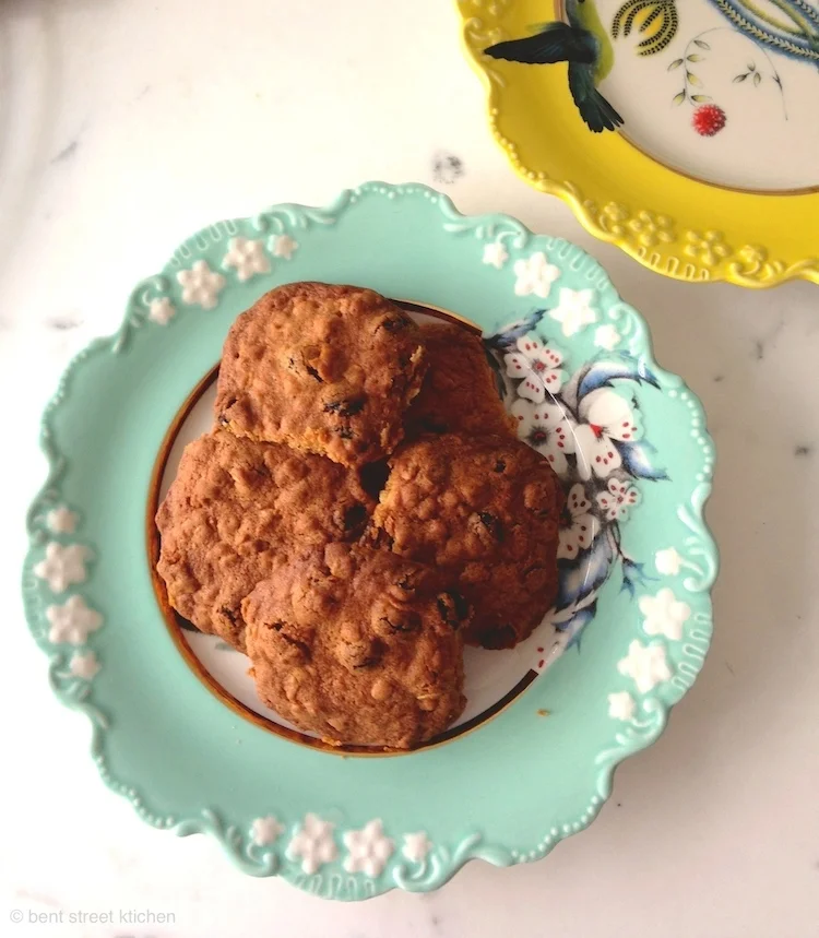 oatmeal and raisin cookies