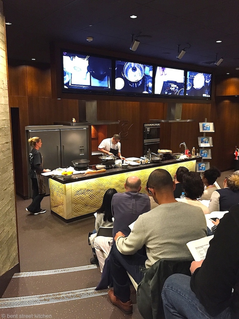 Chef Hong in action and reading off the recipe sheet. And here I thought top chefs only cooked from their gut instincts and highly developed taste buds. How reassuring for the rest of us!