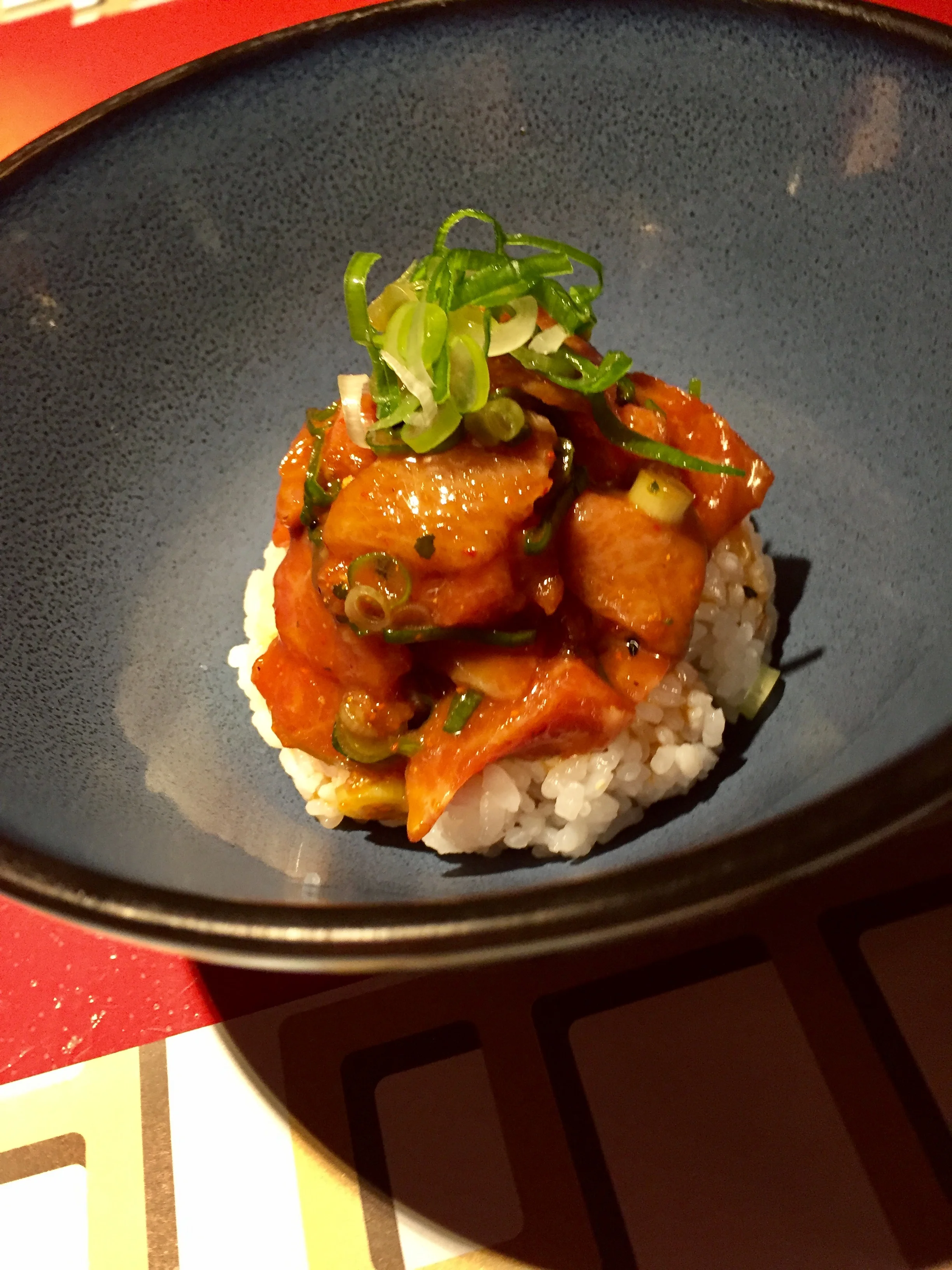Poke picante de toro (spicy tuna)