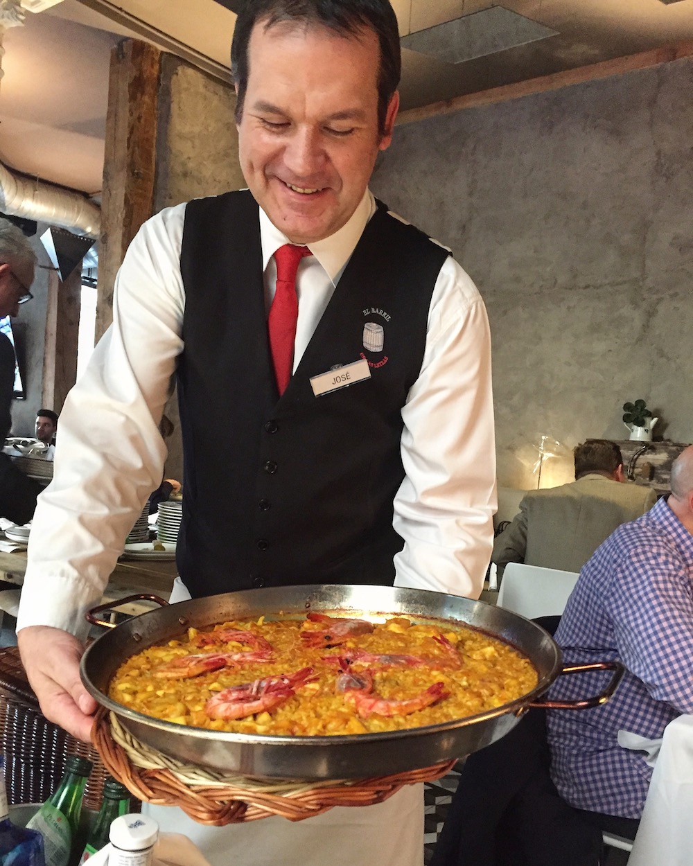 Red prawn paella