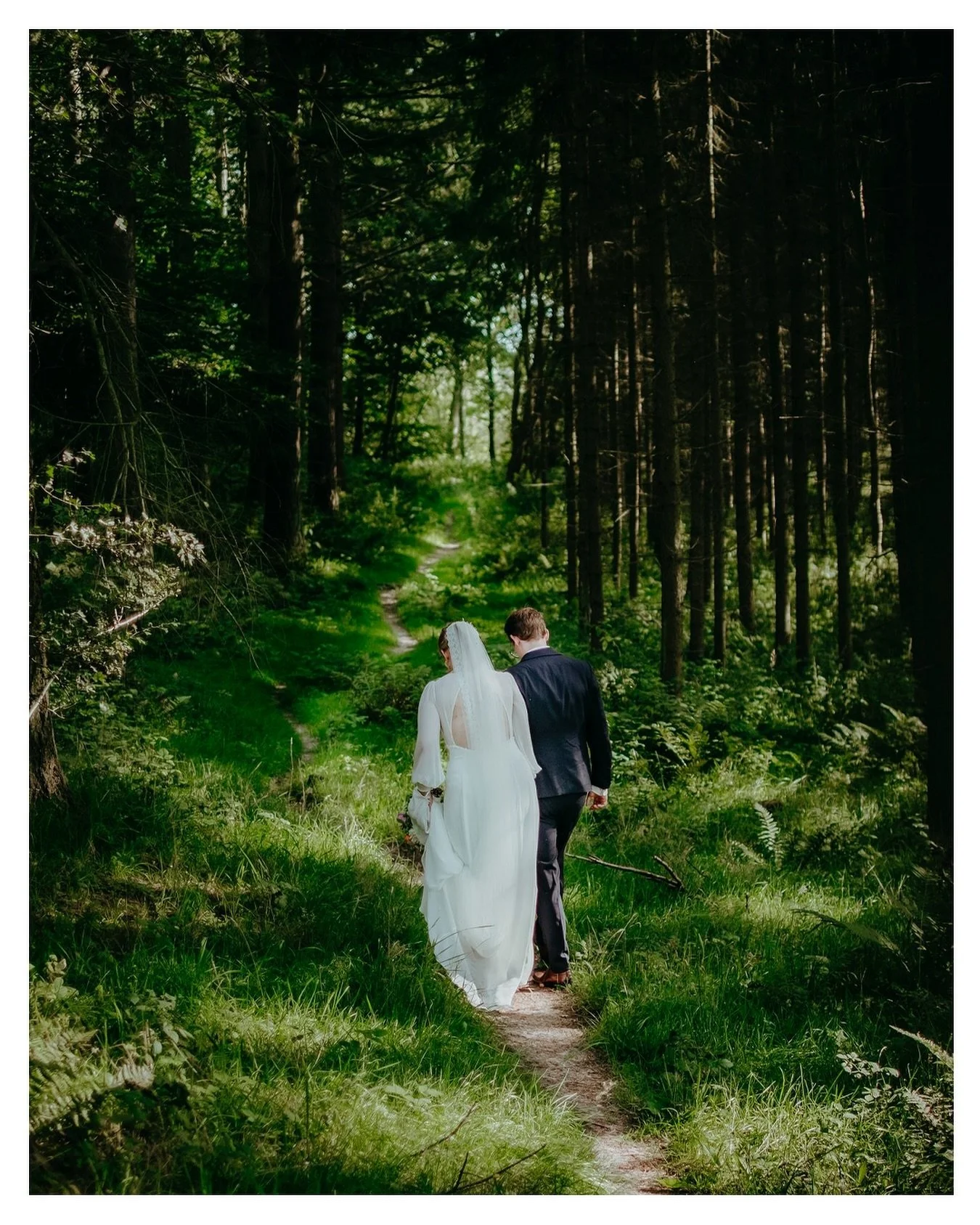 Anna + Nikolaj ❤️
.
.
.
#bryllupsfotograf #fotografaalborg #bryllupsfotografaalborg #bryllupsfotografdanmark #bryllup #wedding #weddingphotography #colorfulweddingphotography #weddingday #bride #bridetobe #fujifilmxseries #colorfulwedding #fujifilmno