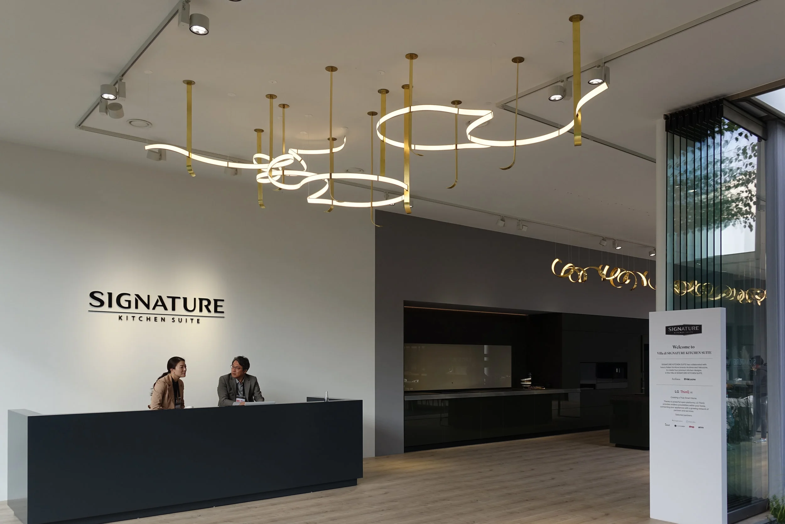 Chandelier ‘SIGNE’ FIND OUT MORE