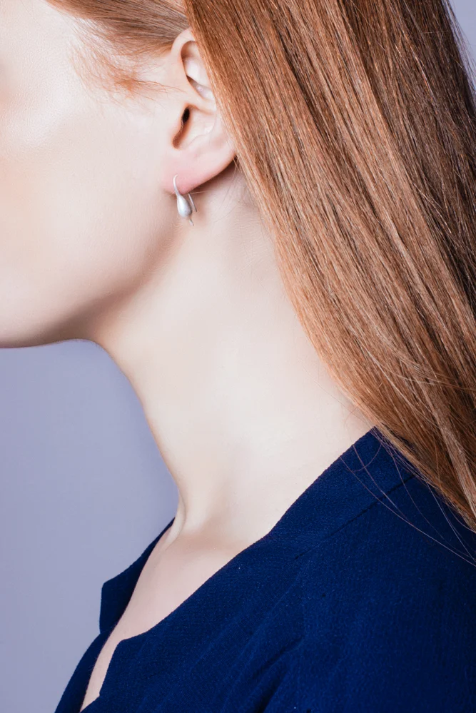 MAMM+MYRGH_SINGLEPODEARRINGSLV_OLIVIA BOSSERT.jpg