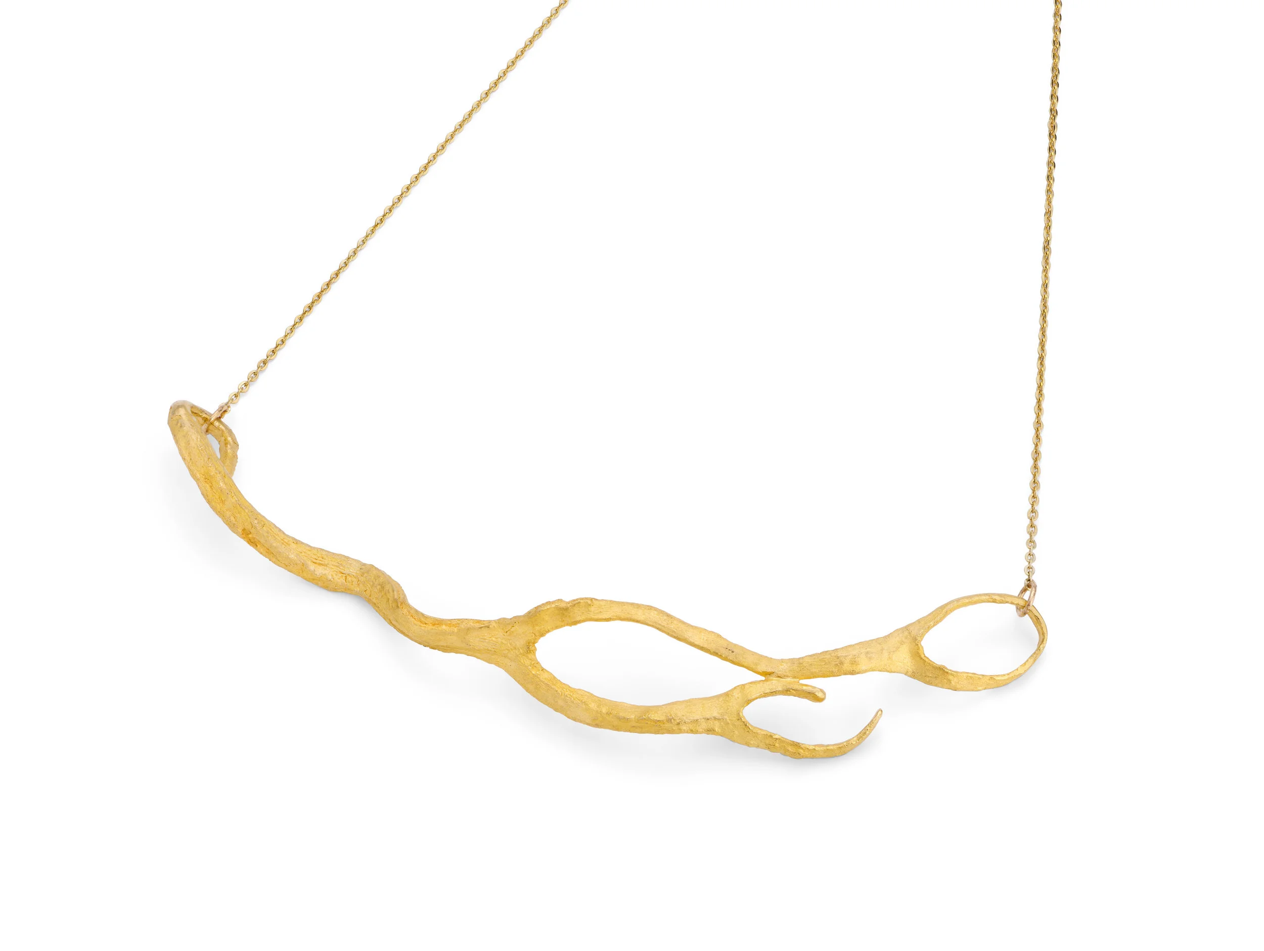 MAMM+MYRGH_LONGSEAWDNECKLACE22KTYGPLT_PAUL MOUNSEY.jpg