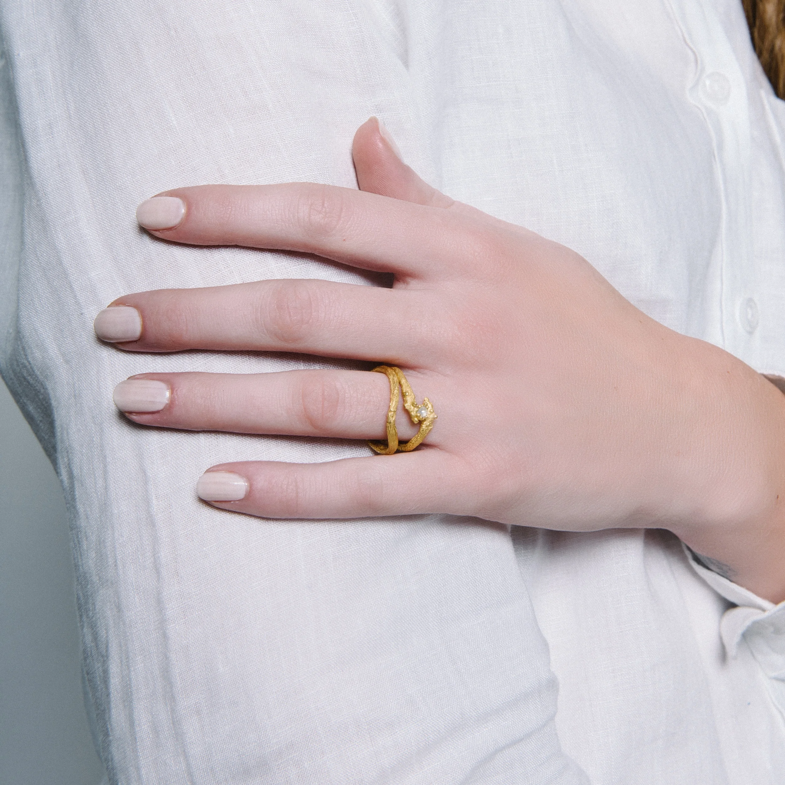 MAMM+MYRGH_SEADRAGONENGAGEMENTSET22KTYGDIAM_MIXED_OLIVIA BOSSERT_Highres.jpg