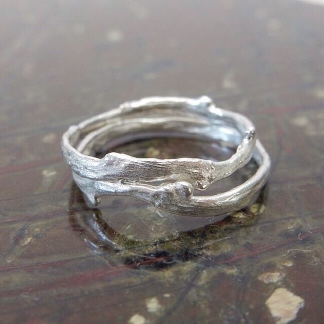 The Sea twist ring is the perfect textured stacking band available in silver or made to order in any precious metal showing this weekend with @atelierbrighton @tuttonandyoung Made Marylebone #mammandmyrgh #motheranddaughtergoldsmiths #cornwall #helfo