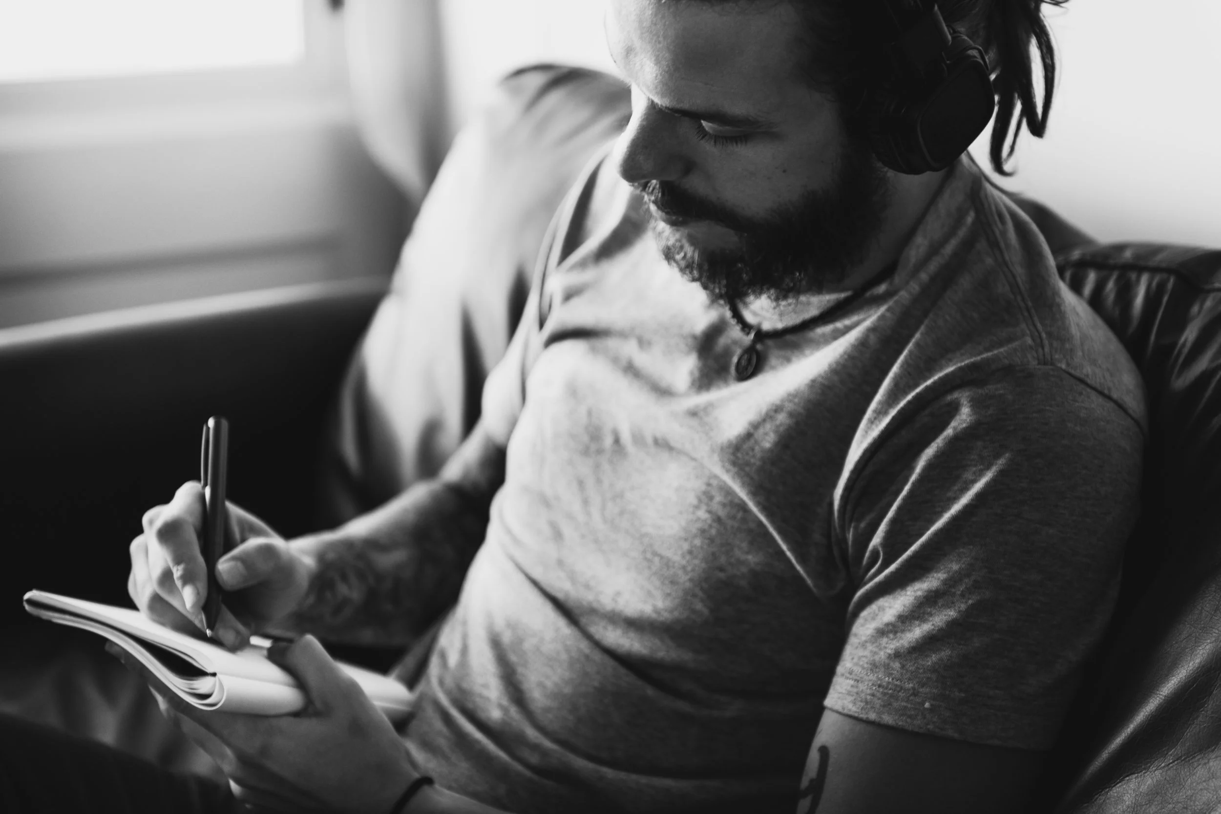 Songwriting guitar lessons for beginners