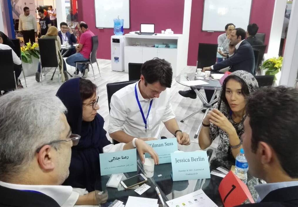 strategy coaching at the elecomp technology exhibition in tehran, iran (photo: tac accelerator)
