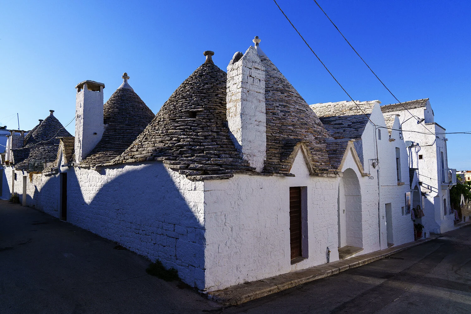 _FM_3749 ALBEROBELLO CLOSE UP LOW.jpg