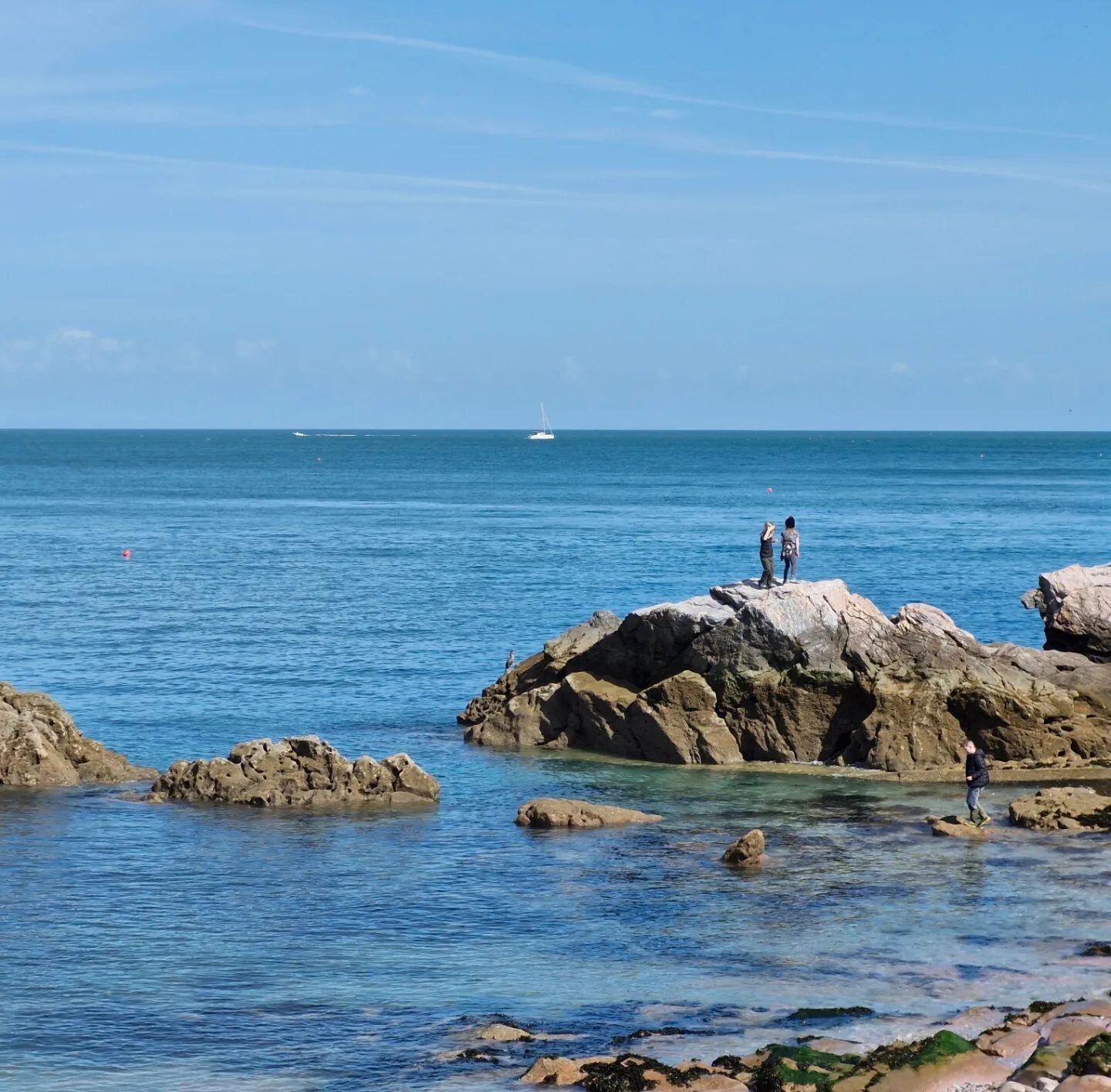 EASTER
I'm now back at my bench after a lovely week in Dorset / Devon.  I packed up Daisy (my T5 camper!) with the kids and warm clothes and headed South staying in West Bay, then onto Charmouth and finishing in Newton Abbott.
We put on the waterproo