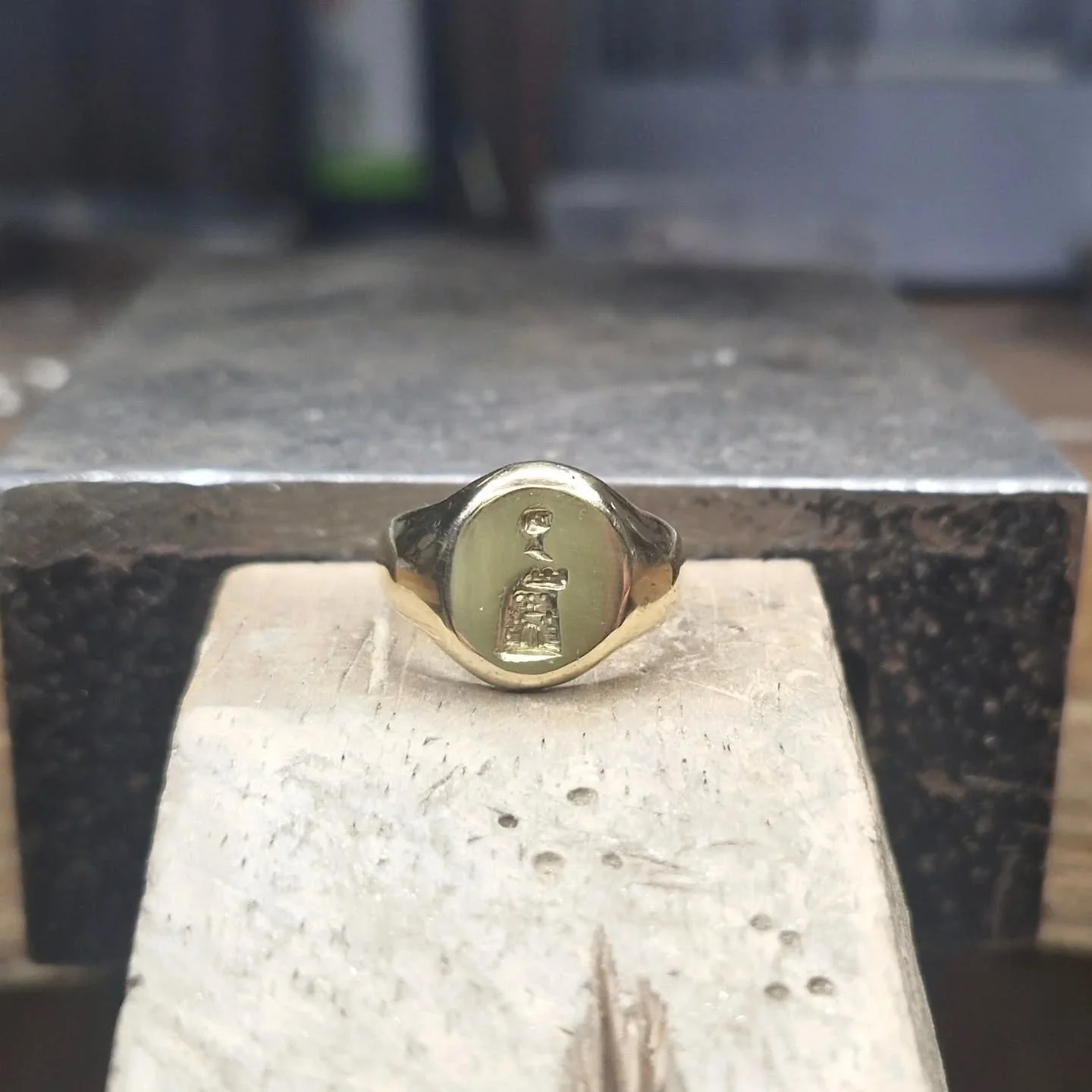 RESHAPE
My lovely client V came to me with a very sentimental signet ring. She felt it was a little too heavy looking for her finger and asked to me reshape it to make it a little softer, and fill the hole beneath that was causing some irritation. V 