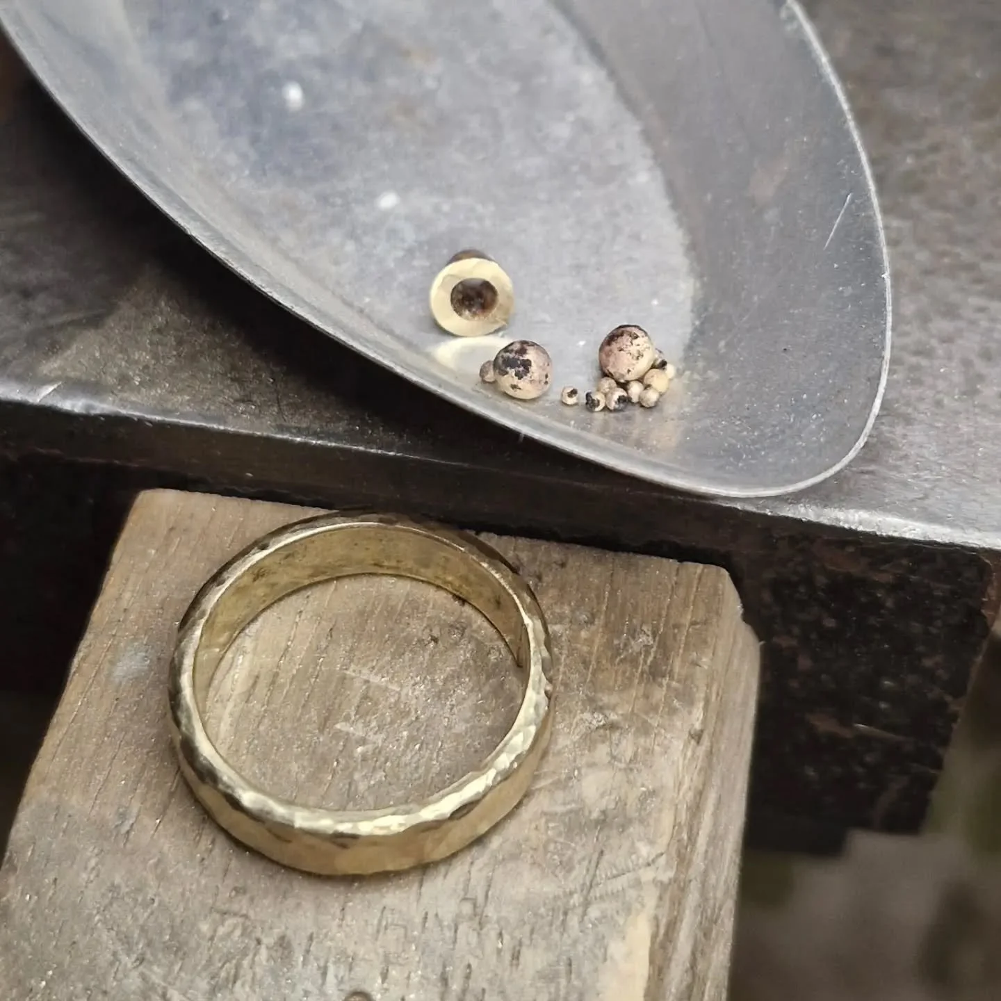 BESPOKE
Some lovely remodel commissions in progress.
Own heirloom golds and stones.

Thank you for bearing with me if you are waiting for estimates. I am still working through my lists when I can and am forever grateful for your continued support ⚒️