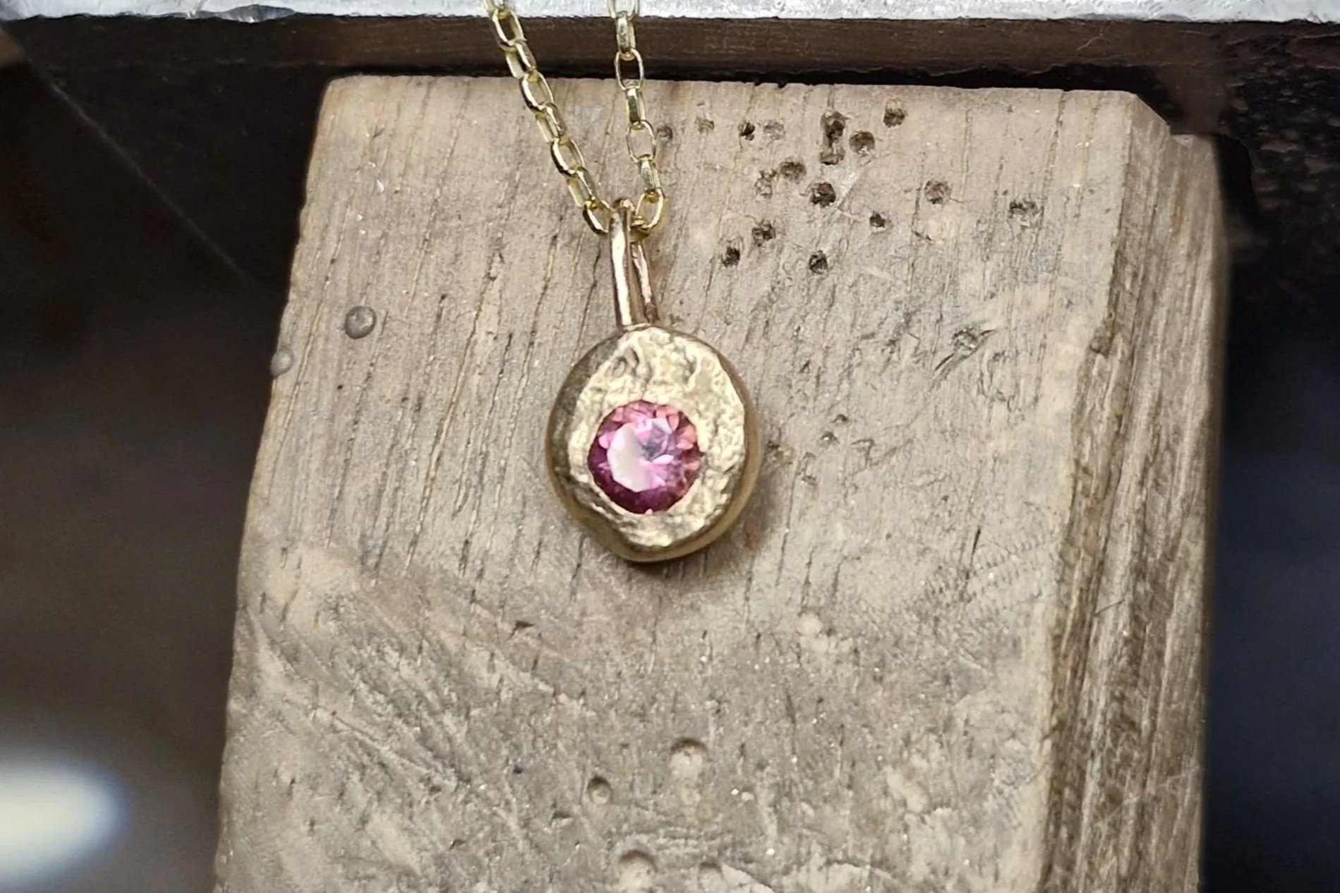 Necklaces%2BPendants%2BTreasure%2BNugget%2BPendant%2Bwith%2BPink%2BTourmaline%2B9ct%2B%25281%2529.jpg
