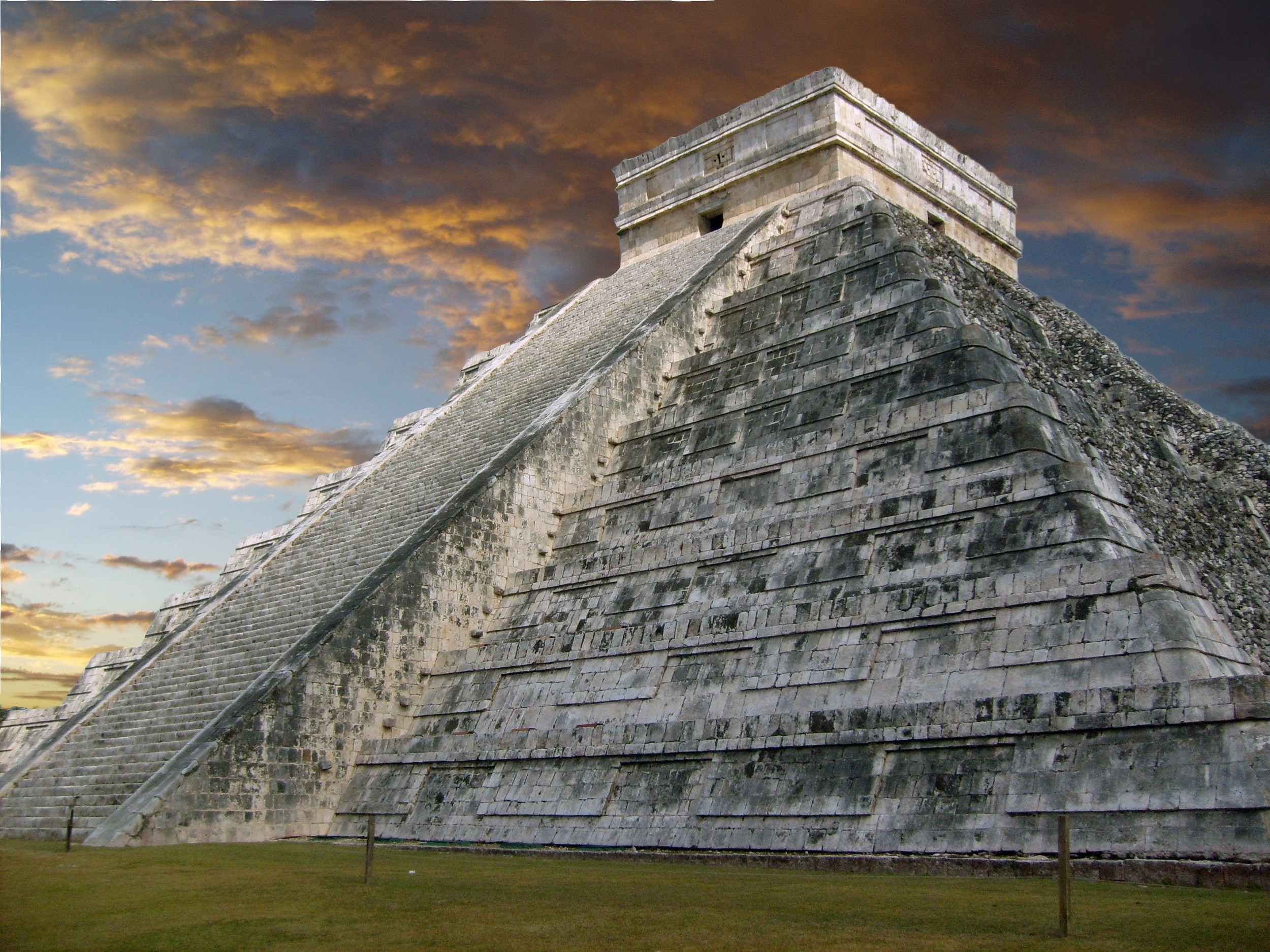 Chichen_itza.JPG