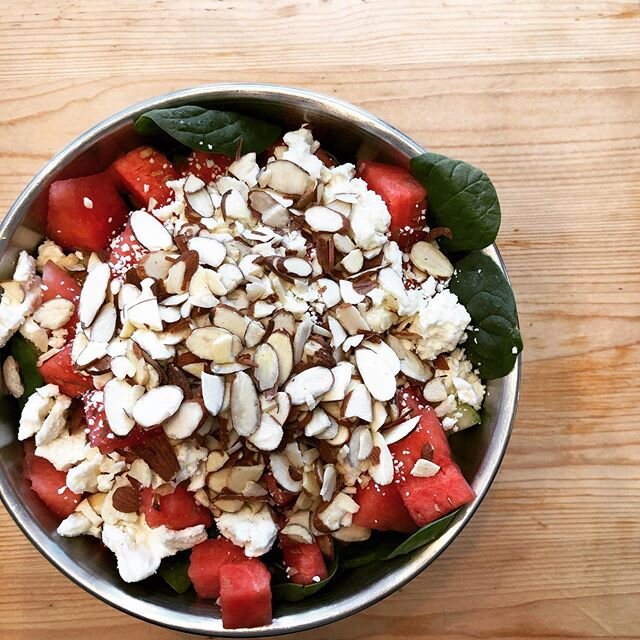 SUMMER SALAD SEASON! 🤤
#nutrition #wellness #health #fitness #lifestyle #saladrecipe #food #yoga #mindfulness #smallbusiness #entrepreneurship #healthcoach #healthylifestyle #healthyfood #recipes #watermellon