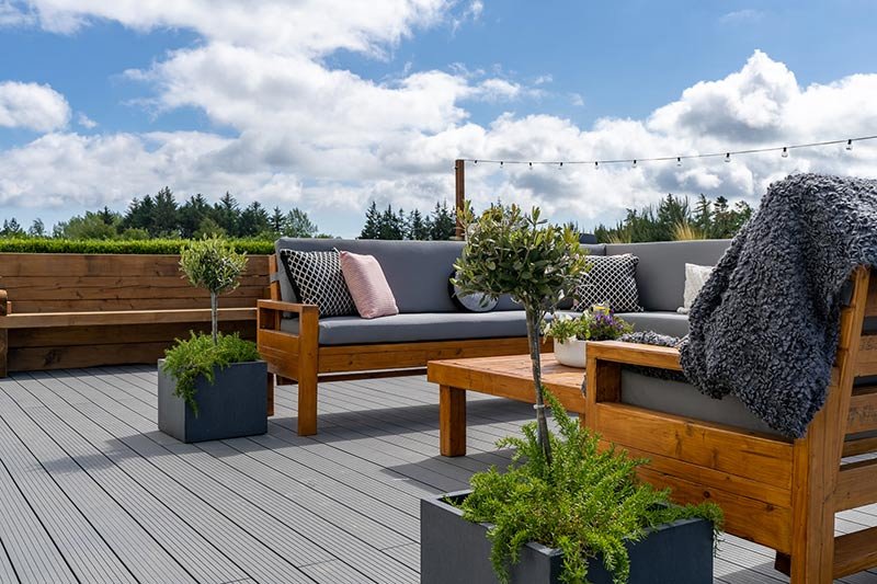 Outdoor-Seating-on-Composite-Decking.jpg