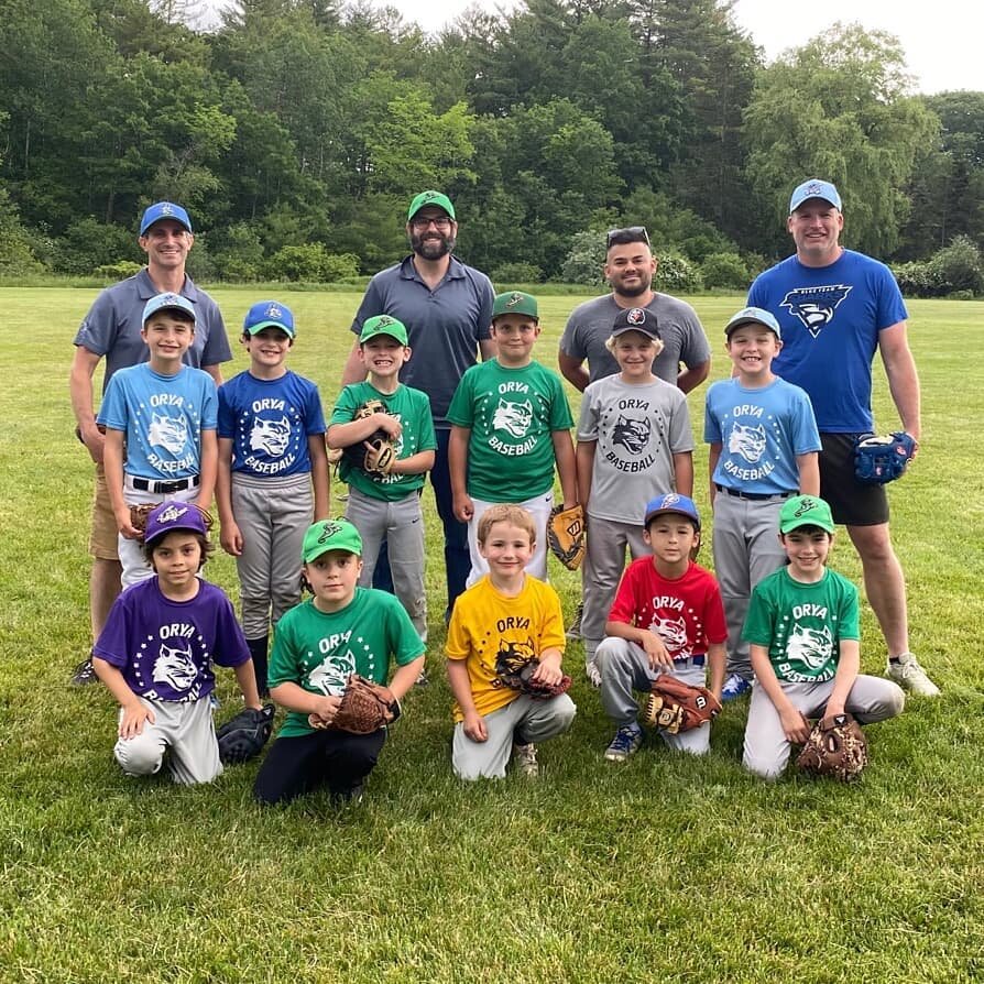 🚨 Warning 🚨 proud dad moment ahead ➡️ introducing Charlie and his summer  @oryabaseball ⚾️ team!!! We had their first practice last night (just before it poured ☔) and asked all the kids to wear the uniforms from the different teams they all came f