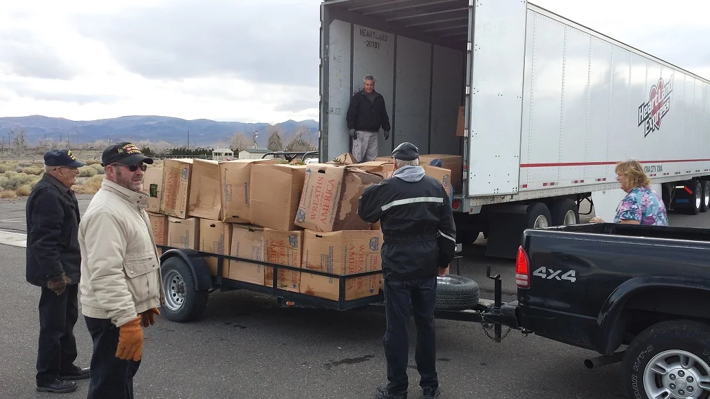 Wreath Load 2014 5.jpg