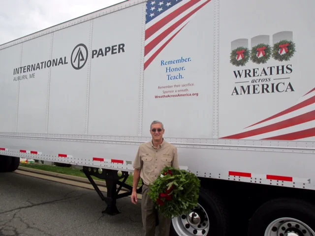 IPGWreathsPhotoIPTruckDec2015.jpg