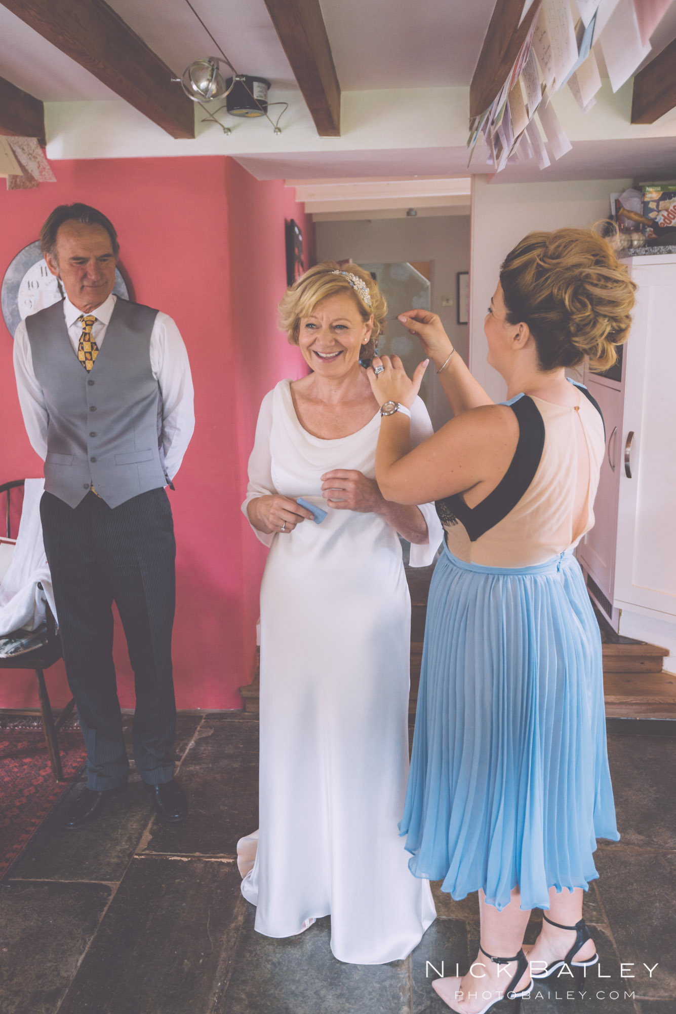 wedding-photographer-cornwall-18.jpg