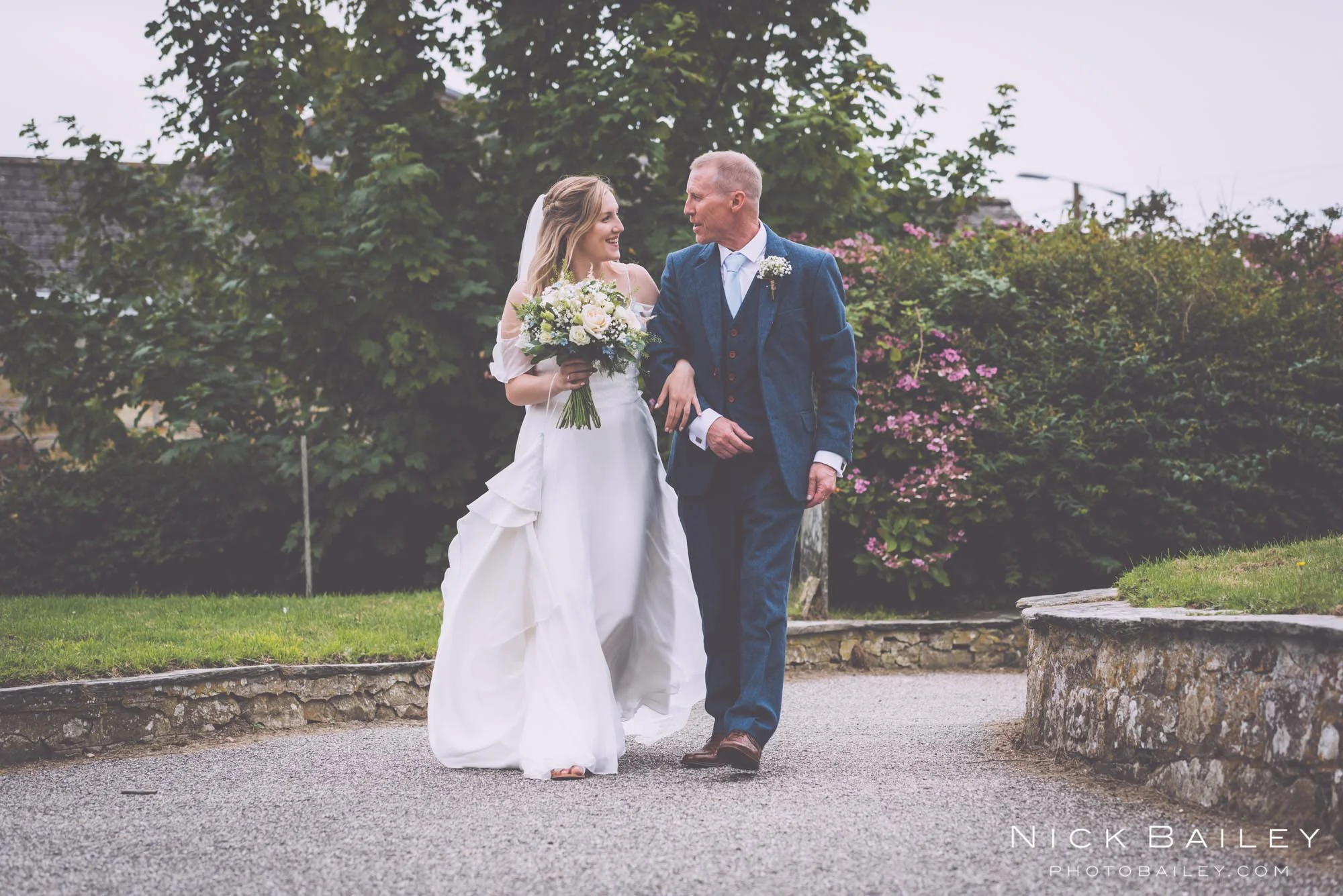 bre-pen-farm-weddings-12.jpg