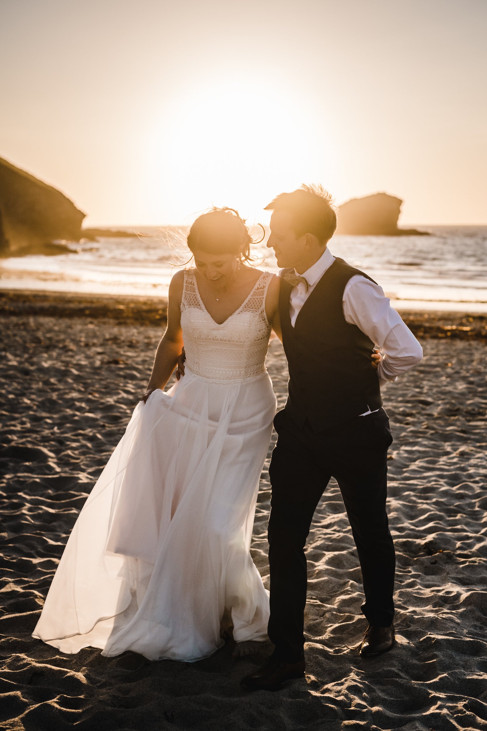 portreath-surfclub-wedding-10.jpg