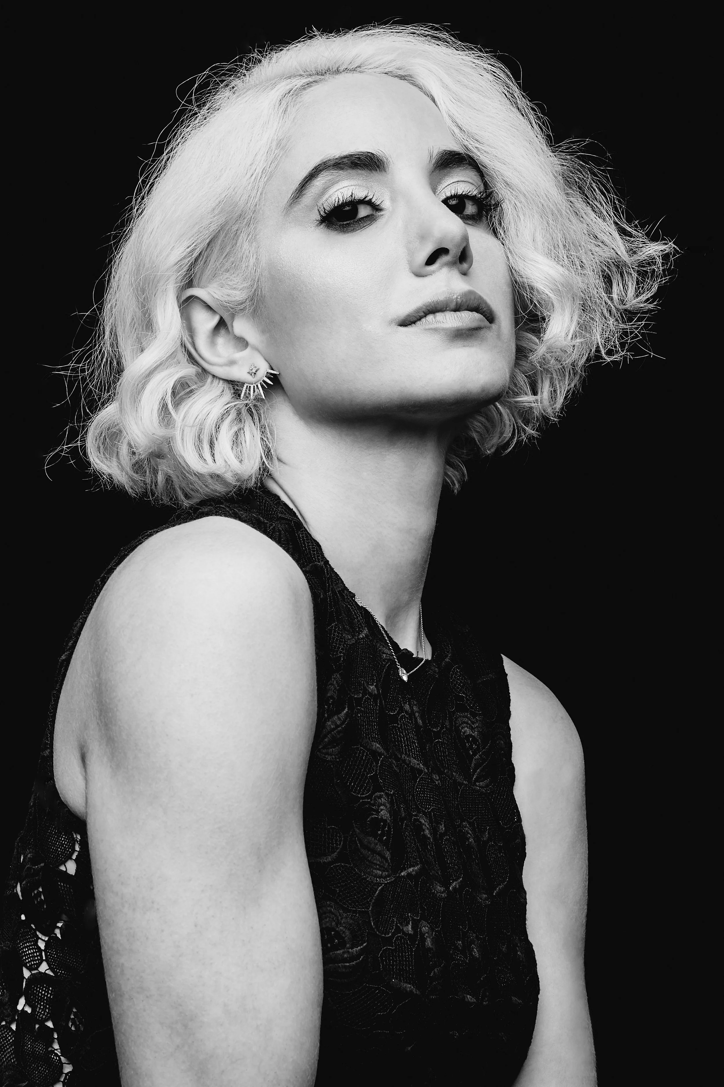  Actress Jeannine Kaspar featured on Elle Canada online 