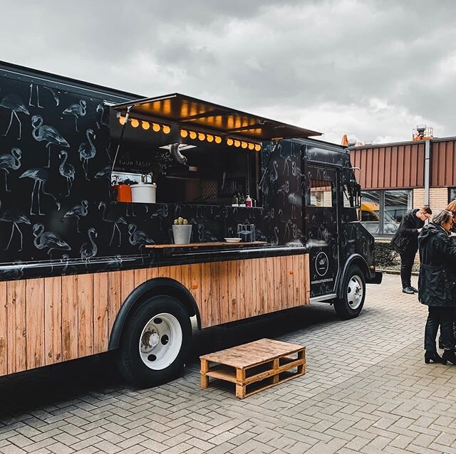 Our beast... such a beauty 😍! Happy to have served the great people of @iffhealth. Thanks for your trust 🙌

#pulledpork #pulledchicken #fries #slowcooked #smoker #bbq #foodtruck #catering #lunch #bookusintime