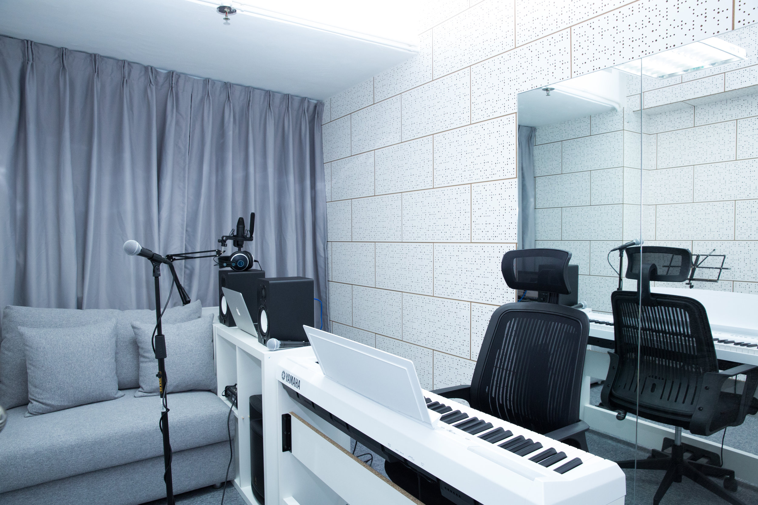 POP SINGING ROOM