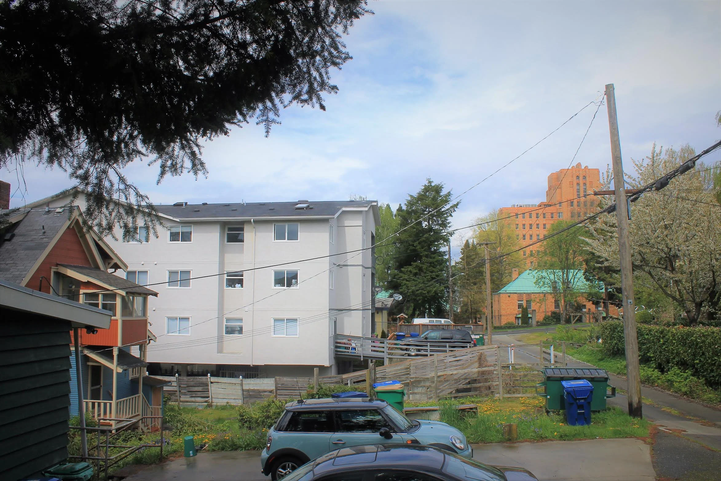 Exterior 3.jpg