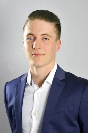 Eli_Headshot_web.jpg
