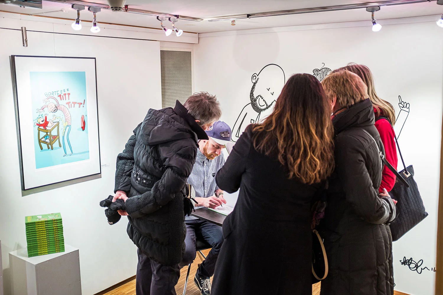 Der satt jeg hele kvelden. Heldigvis kom alle gjestene innom bordet og hilste på <3