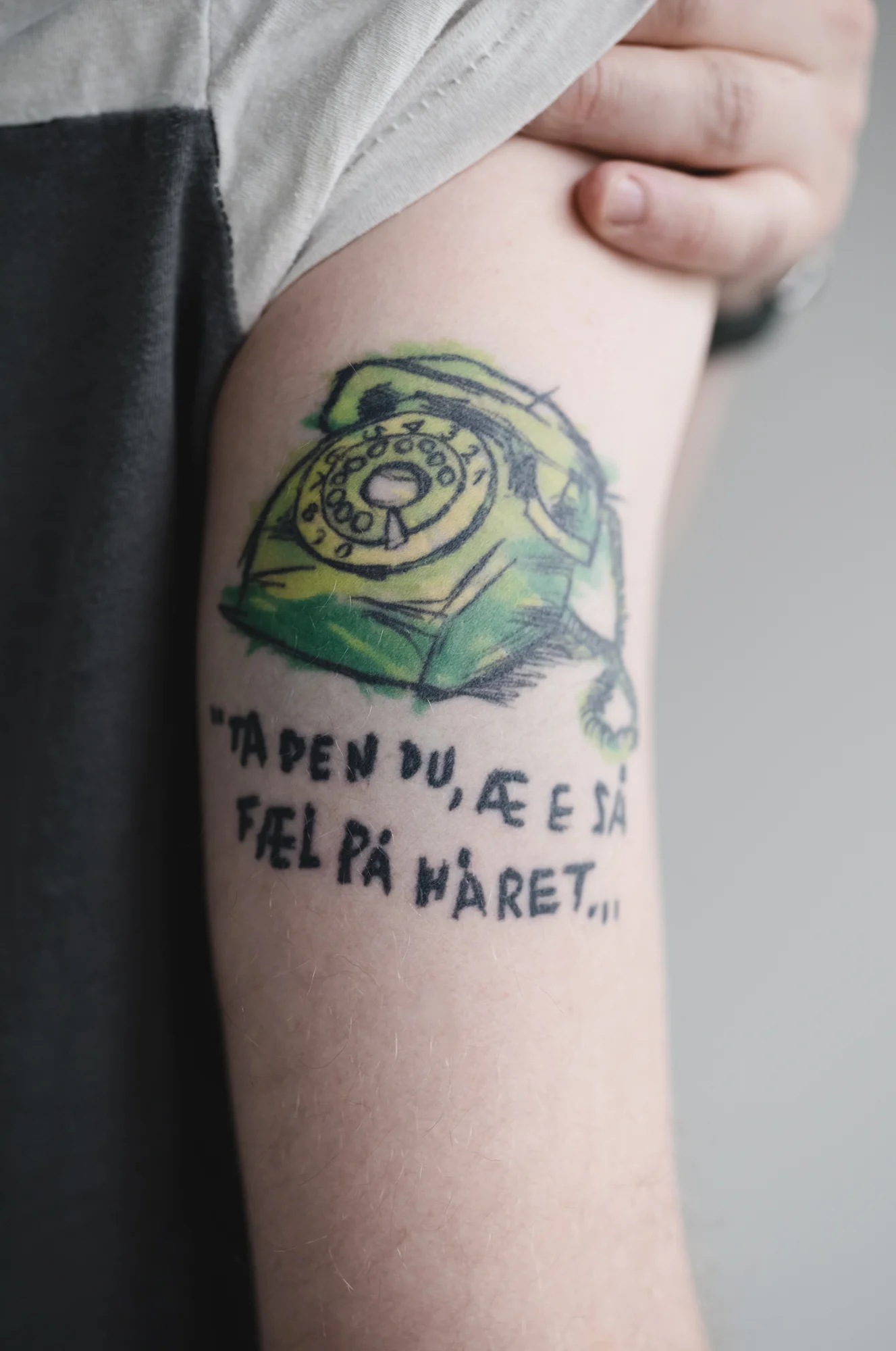 "Ta den du, æ e så fæl på håret" - min fars mantra hver gang telefonen ringer. 