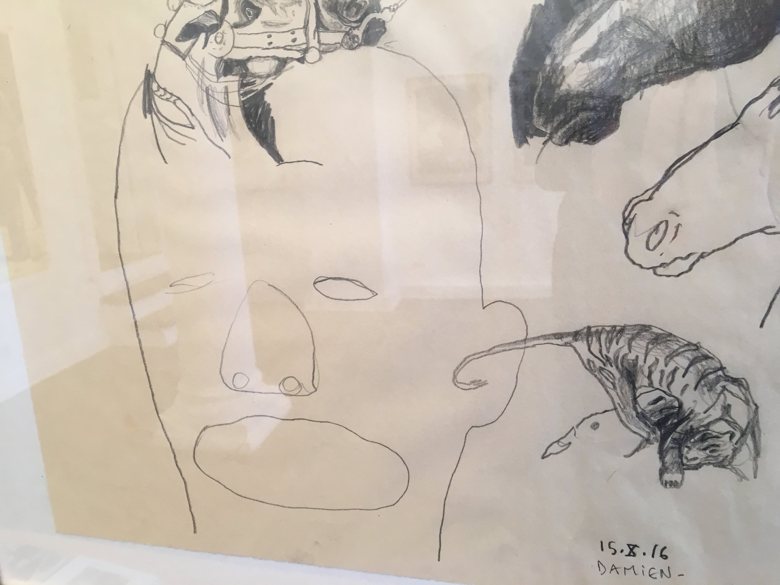 Damien Deroubaix viste tegninger og noe som lignet på tresnitt i et galleri som var ubemannet. Eller det satt noen på bakrommet, men de var ikke interessert i å vise fram kunsten sin. Så.. 