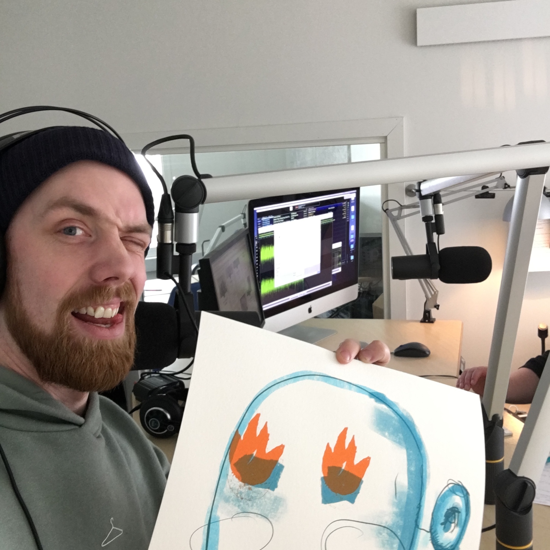 Gladlaks snakker om kunst på radio