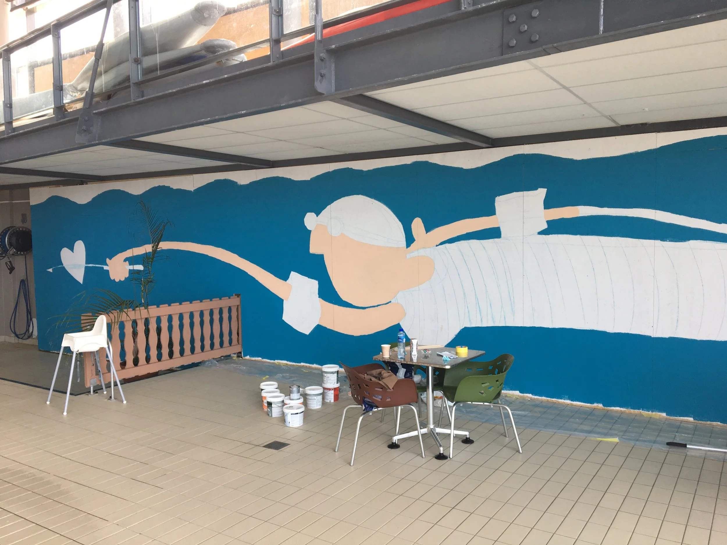 Huden begynner å poppe opp fra "lerretet".