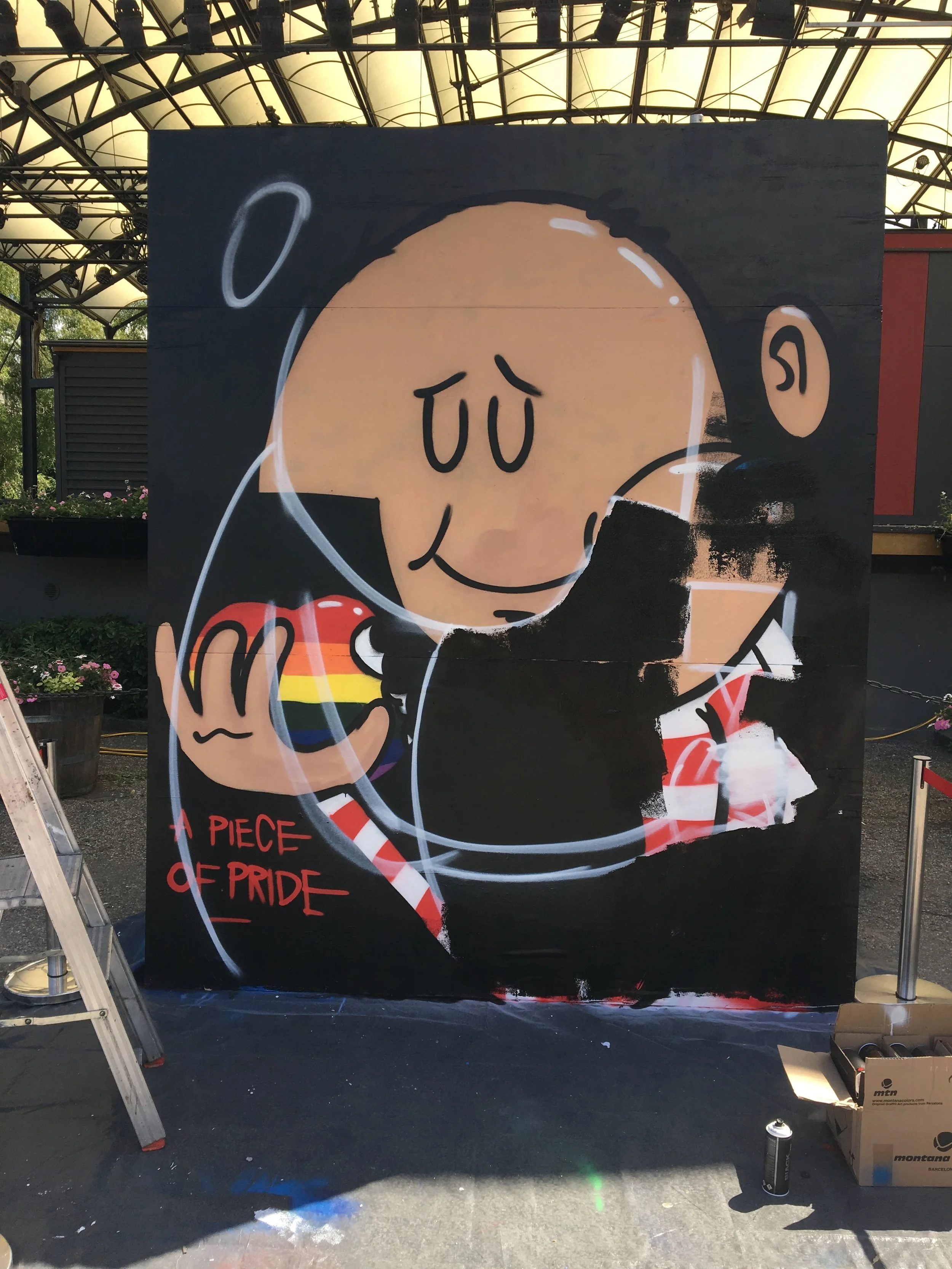 Forbipasserende mente det var brutalt å male over nymalte vegger. Jeg er til en viss grad enig. Men det er også befriende. 