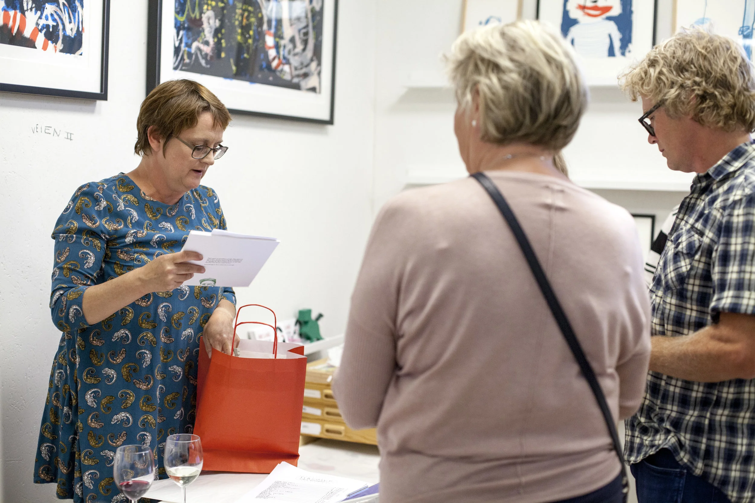 Sigrid pakker kunst til folket <3 