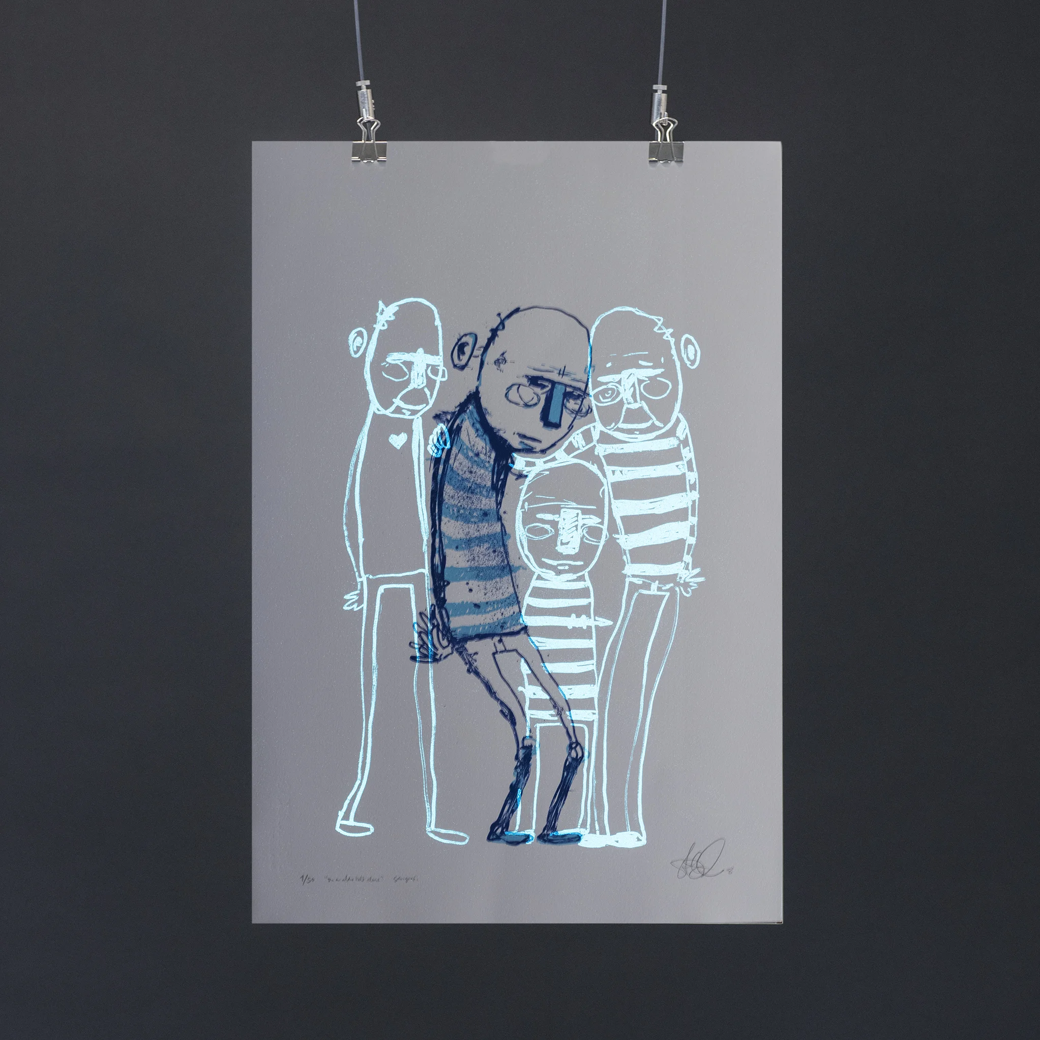 "Du er aldri helt alene", 2018, trefarget silketrykk. 55x37,5 cm. Avbildet i mørket med litt lysinnslipp.