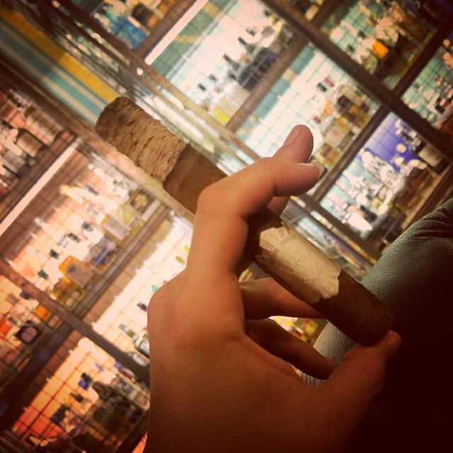 #PrincipleCigars night at @domwhisky, #Warsaw, #Poland. #AviatorSeries #Vainqueur.
.
#Cigar #Cigars #시가 #雪茄 #цигара #Sayujar #Sigaar #Sigari #Cigare #Zigarre #葉巻 #Sigaro #Cigārs #Cigara #Trabuc #Cygaro #сигара #Cigarro #Cigarr #Sigar #Puro #Whisky #R