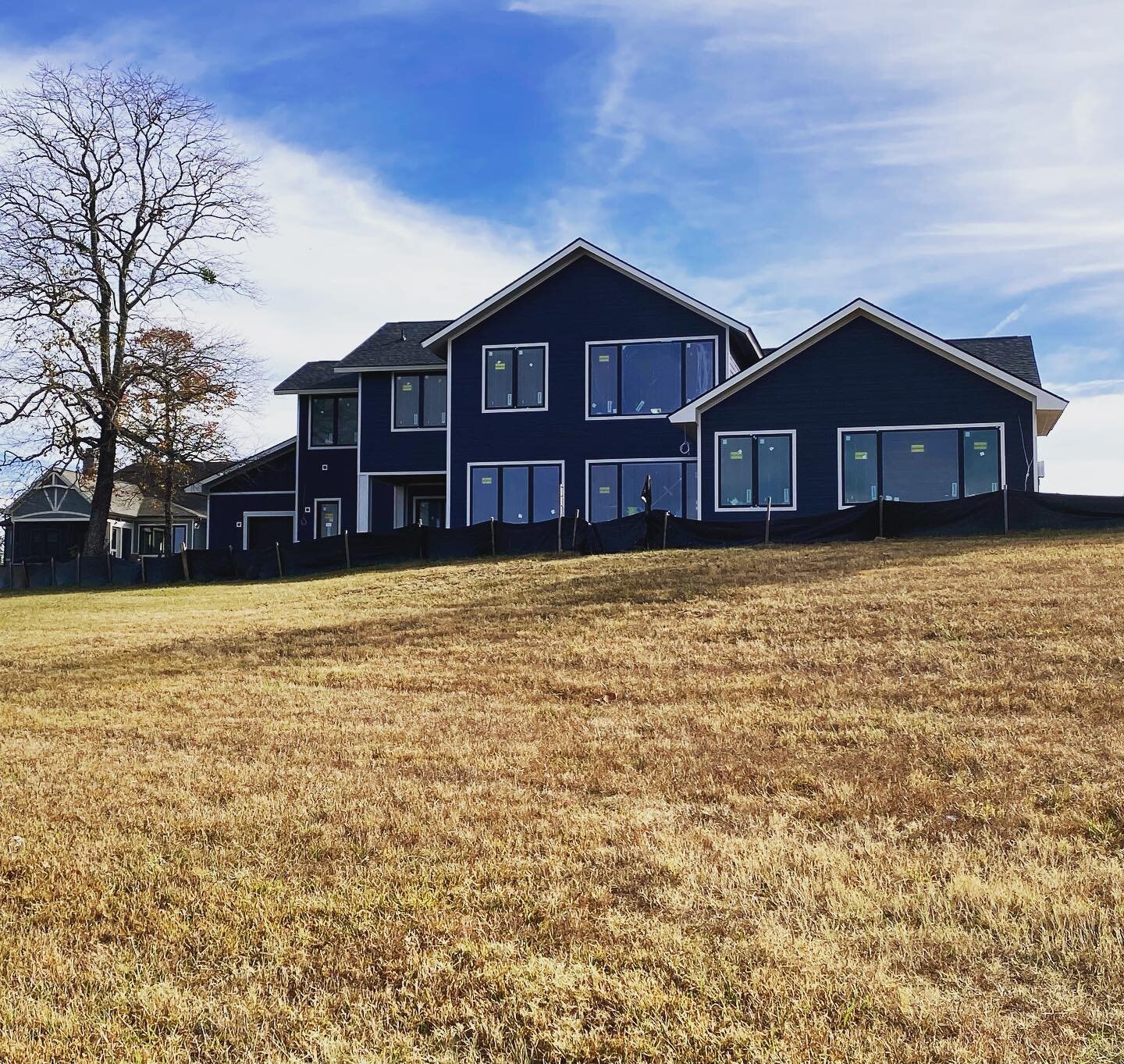 Wrapping up one of our custom home projects located in Sharps Chapel, TN just outside of Knoxville on #norrislake 
.
.
.
#marcogradydesign #norrislake #norrislakelife #norrislaketennessee #sharpschapel #customhomes