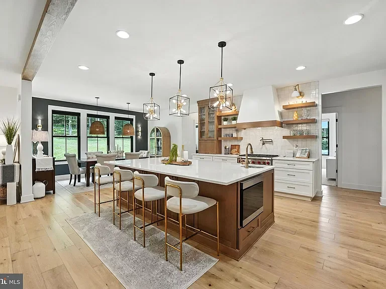 Photo Nov 19 2025, 7 03 46 PM (50).webp