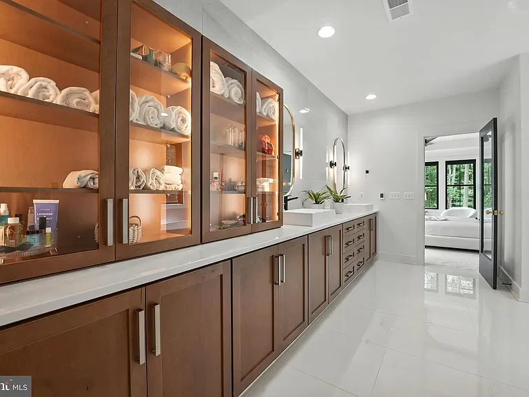 Photo Nov 19 2025, 7 03 46 PM (33).webp