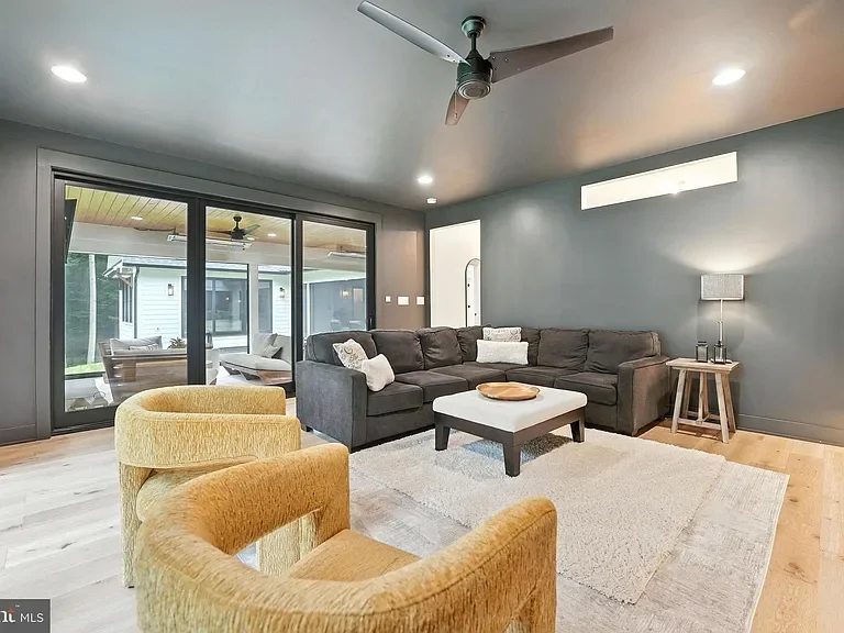 Photo Nov 19 2025, 7 03 46 PM (20).webp