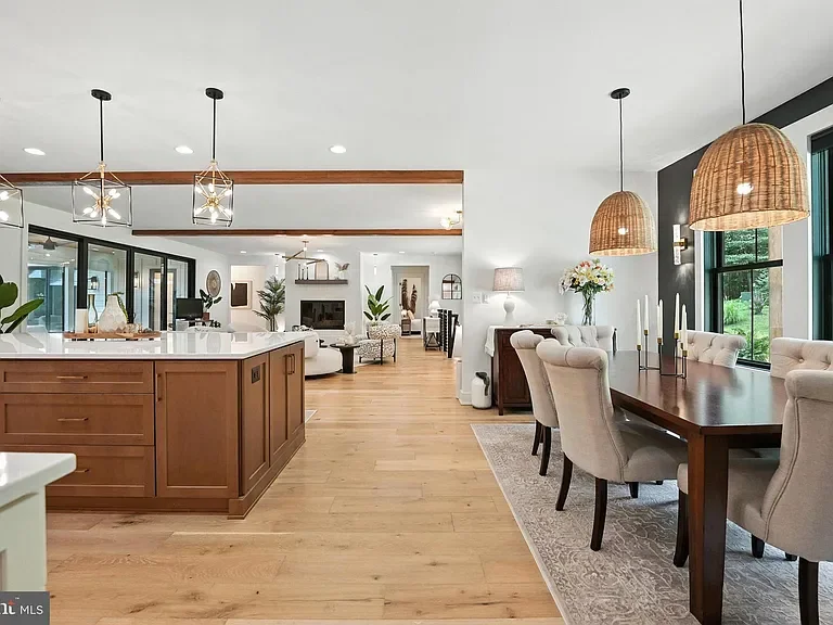 Photo Nov 19 2025, 7 03 46 PM (45).webp