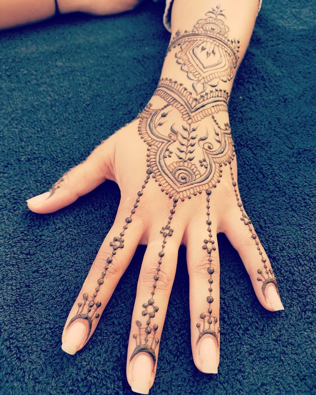 Henna (5).jpg