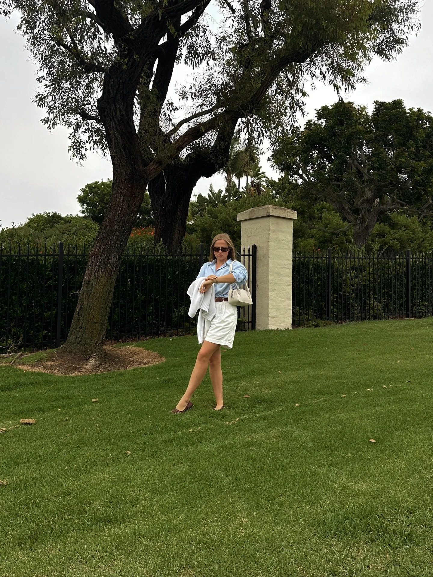 Just a girl pretending she lives in the English countryside 😭 (this is oc) 

Missing my best friend and this trip @jessibellapriscilla 🥺🤍

#springoutfitideas #springfashion #englishcountrystyle #englishstyle