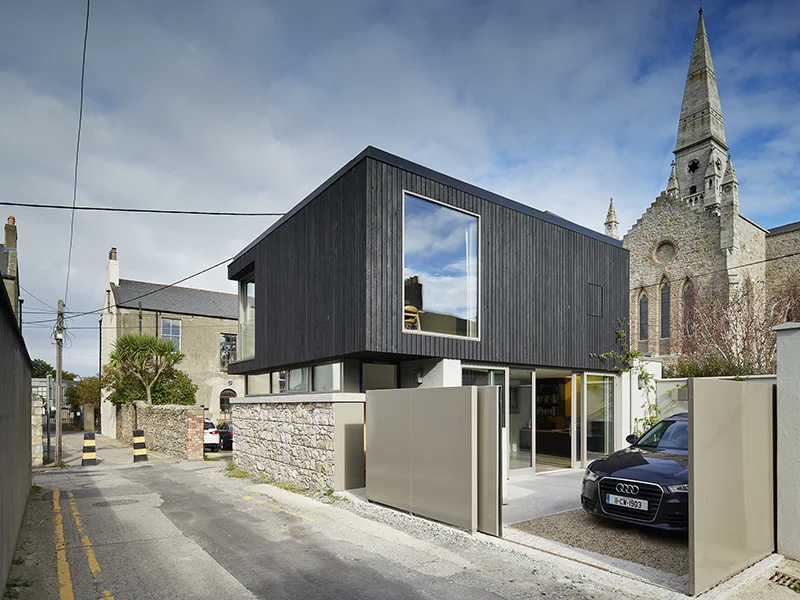 Mariner’s Mews, Dún Laoighre (Photo by Ros Kavanagh)