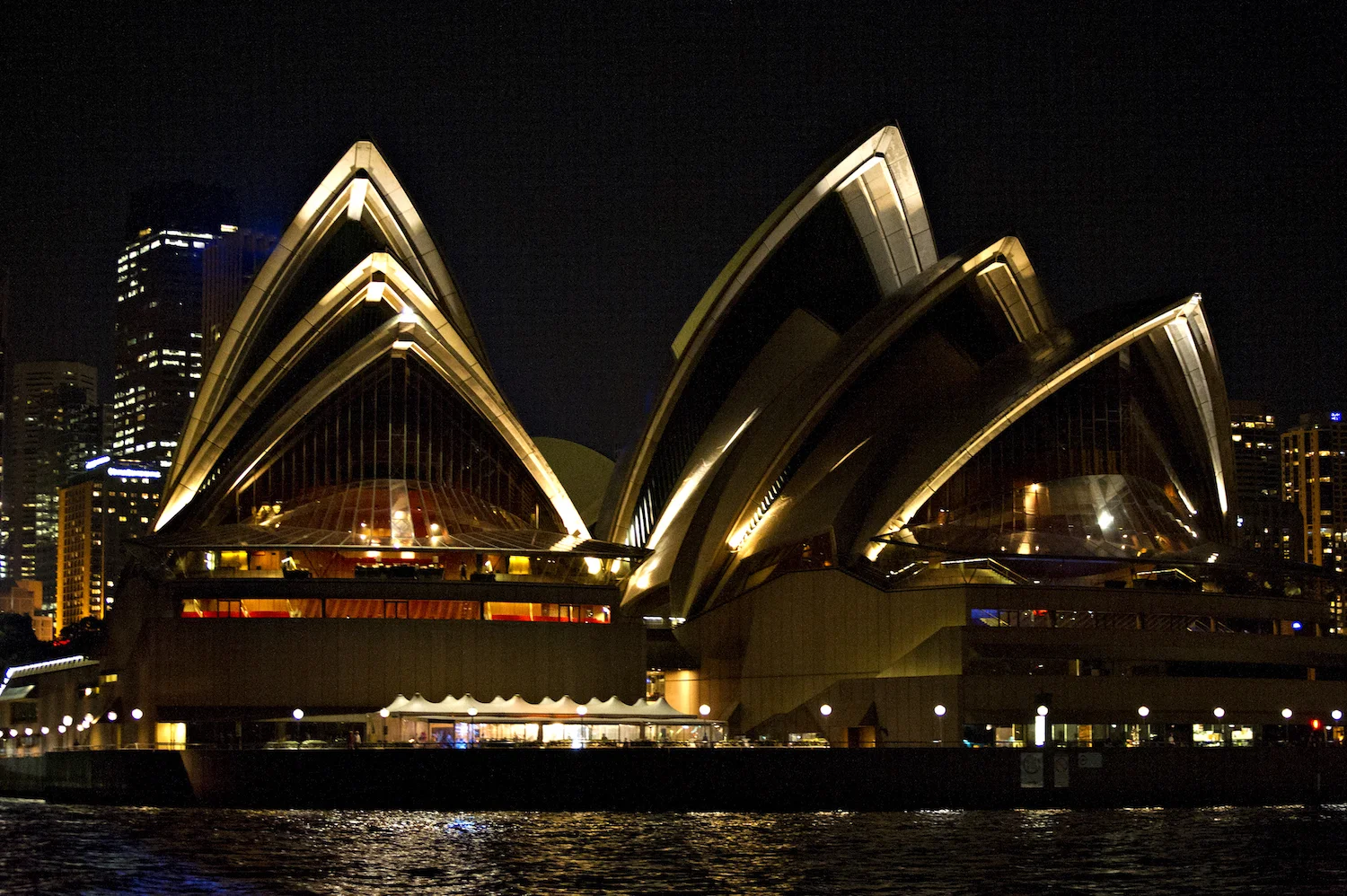 SYDNEY OPERA HOUSE AT NIGHT